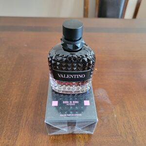Valentino Born in Roma Intense Eau de Parfum - Black 100ml